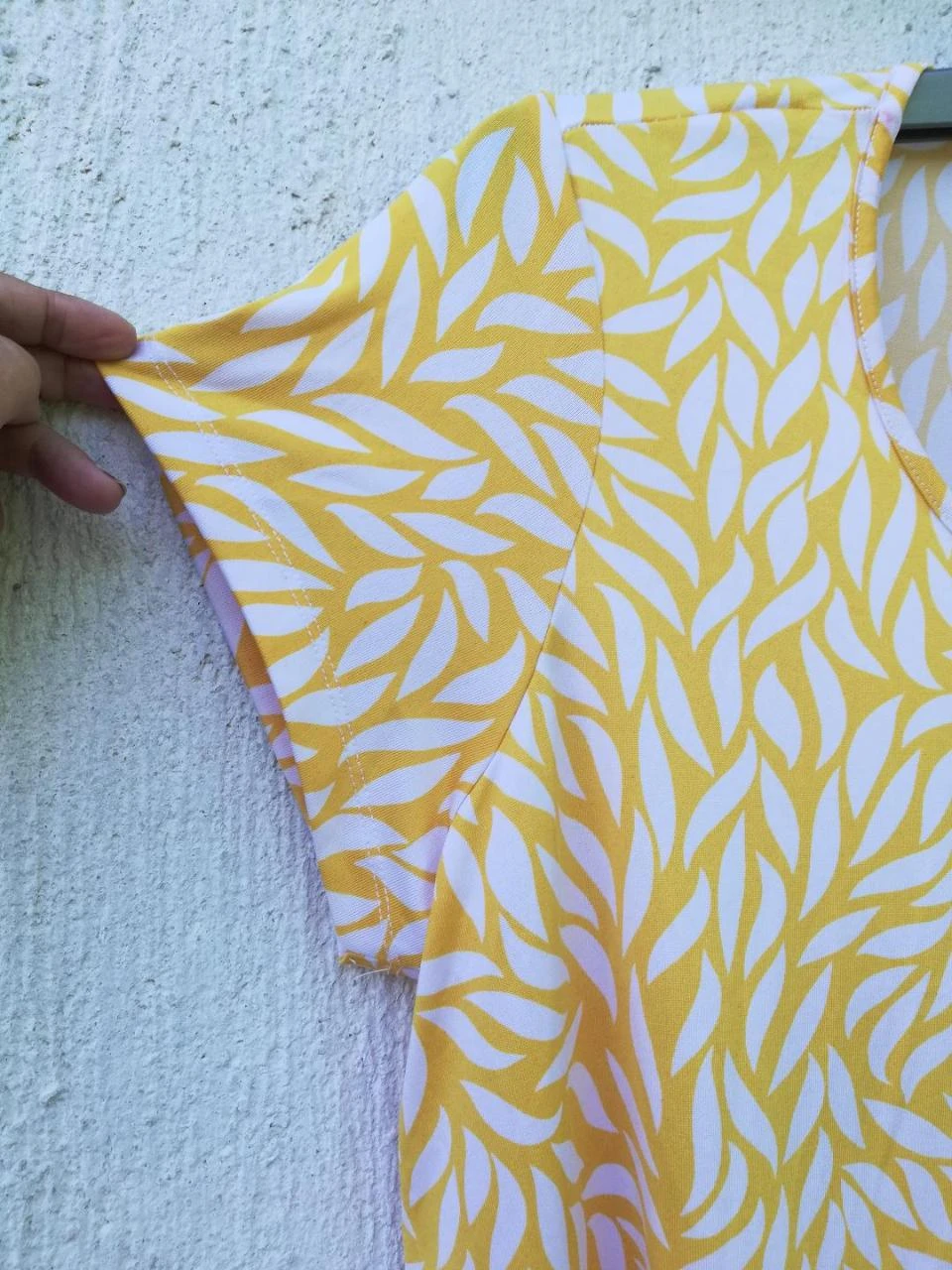 Vloeiende en lichte tuniek Geel met witte bladerenprint maat T.XXL – photo 8